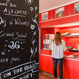 https://hotelf1-lyon-8eme-etats-unis.hotels-rhonealpes.com