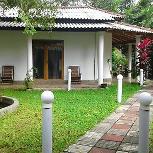 Pensión River Retreat